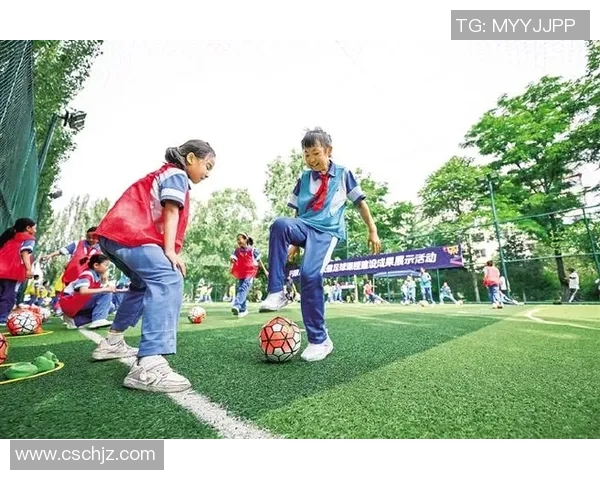 小学生足球明星的成长故事与梦想追逐之旅