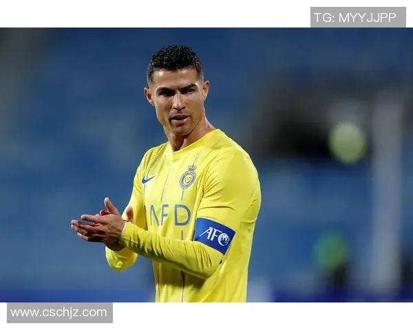 足球明星之间的精彩互评与友谊故事揭示了竞技场外的真实情感与合作精神 足球明星之间的精彩互评与友谊故事揭示了竞技场外的真实情感与合作精神