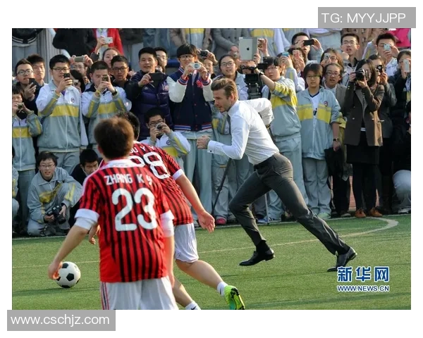 足球明星穿西装与球场风采的反差对比图集展示 足球明星穿西装与球场风采的反差对比图集展示